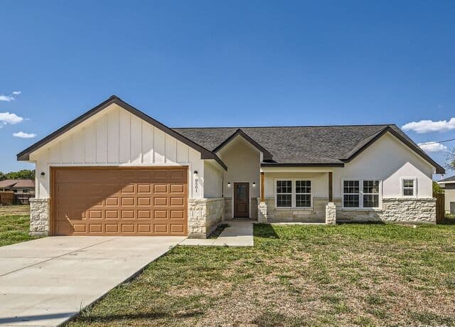 Home for sale at 8501 Utopia Blvd in Selma, TX — photo 2