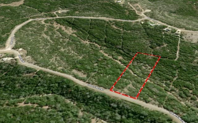 rental at LOT 438 County Rd 2763 in Mico, TX — photo 3