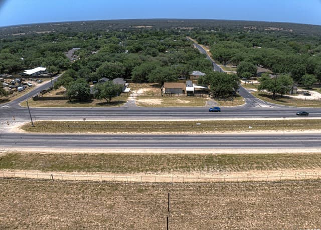 3-bedroom rental at 17033 State Highway 16 in Poteet, TX — photo 1