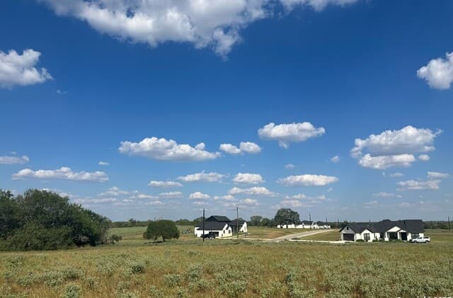 rental at LOT 2 0 Cr 197 in Falls City, TX — photo 3