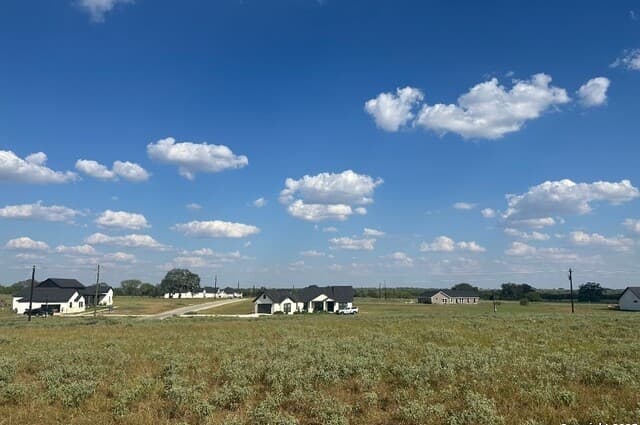 rental at LOT 2 0 Cr 197 in Falls City, TX — photo 4