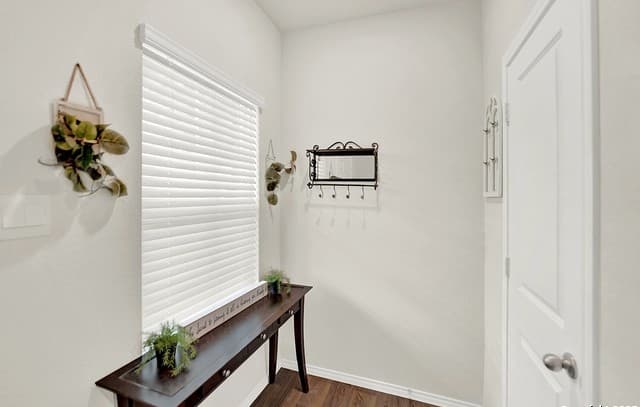 3-bedroom rental at 125 Legendary Trail Loop in Floresville, TX — photo 4
