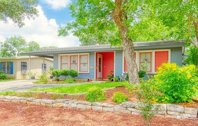 3-bedroom rental at 166 Hartford in San Antonio, TX — photo 3