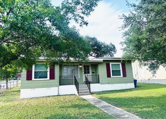 3-bedroom rental at 703 Mcdougal in San Antonio, TX — photo 1