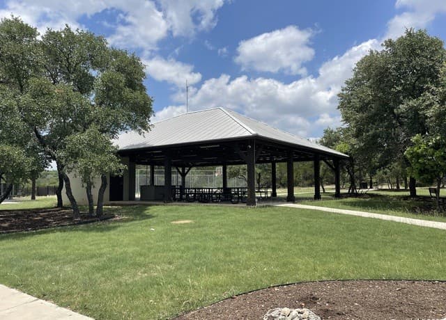 rental at 218 Pr 1748 in Mico, TX — photo 5