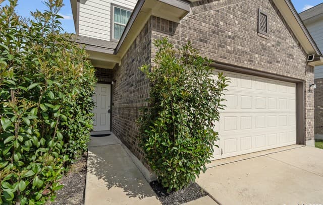 4-bedroom rental at 10573 Green Lake in San Antonio, TX — photo 4