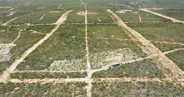 rental at TRACT 34 Cr1515 in Moore, TX — photo 4