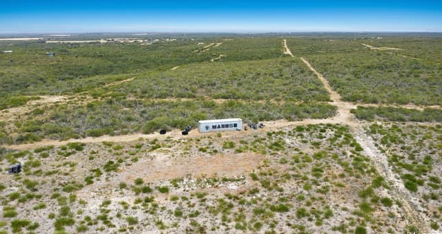 rental at TRACT 34 Cr1515 in Moore, TX — photo 5