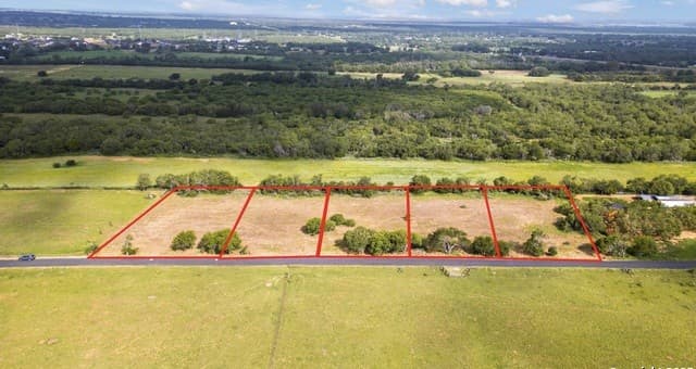 home for sale at 21133 Toudouze Rd. in San Antonio TX