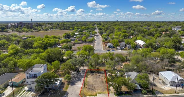 rental at 2326 Martin Luther King Dr in San Antonio, TX — photo 3