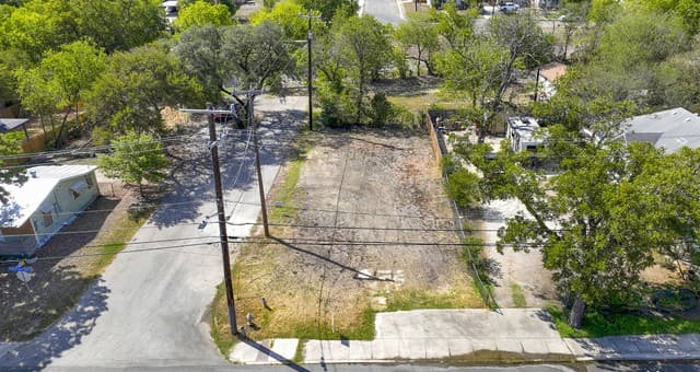 rental at 2326 Martin Luther King Dr in San Antonio, TX — photo 4