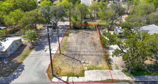 rental at 2326 Martin Luther King Dr in San Antonio, TX — photo 5