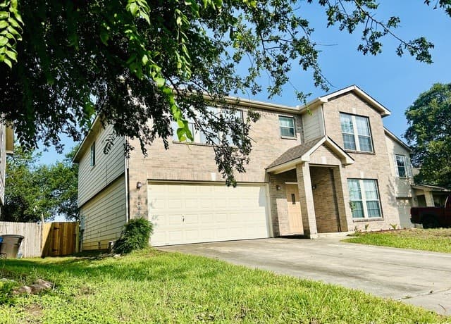 3-bedroom rental at 11023 Falling Water in San Antonio, TX — photo 2