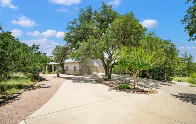 4-bedroom rental at 129 Park Ridge in Boerne, TX — photo 3