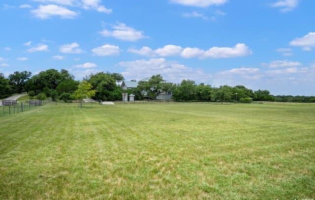 4-bedroom rental at 129 Park Ridge in Boerne, TX — photo 4
