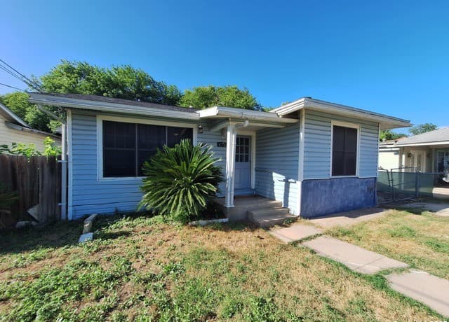 3-bedroom rental at 4767 Lark in San Antonio, TX — photo 2