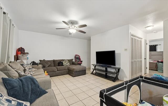 2-bedroom rental at 6839 Neston Dr in San Antonio, TX — photo 5