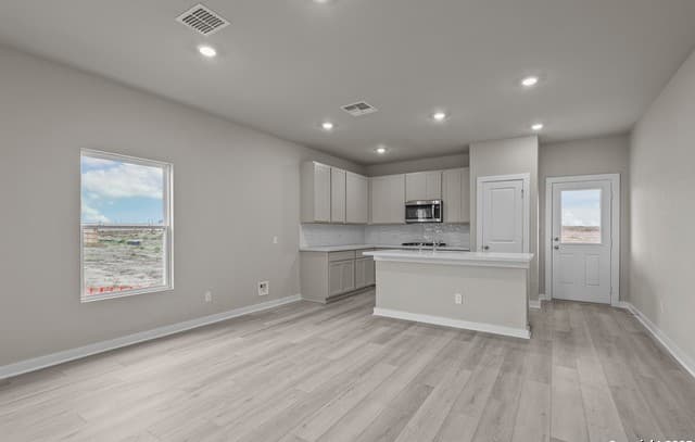 3-bedroom rental at 8322 Ingress Ave. in San Antonio, TX — photo 5
