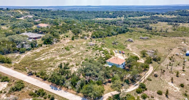 3-bedroom rental at 175 Hazel Way in Mico, TX — photo 2