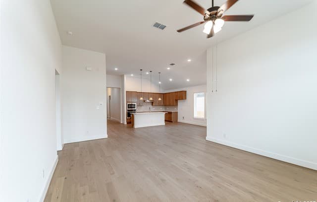 3-bedroom rental at 182 Ednie Ln in Mico, TX — photo 5