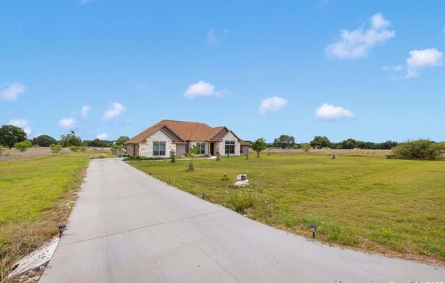 3-bedroom rental at 440 Brushy Creek Trail in Bandera, TX — photo 2