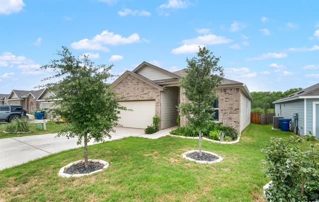 3-bedroom rental at 13215 Turnesa Terrace in San Antonio, TX — photo 1