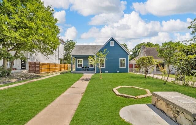 3-bedroom rental at 1410 Hicks avenue in San Antonio, TX — photo 1