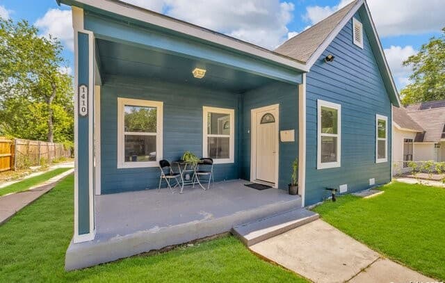 3-bedroom rental at 1410 Hicks avenue in San Antonio, TX — photo 2