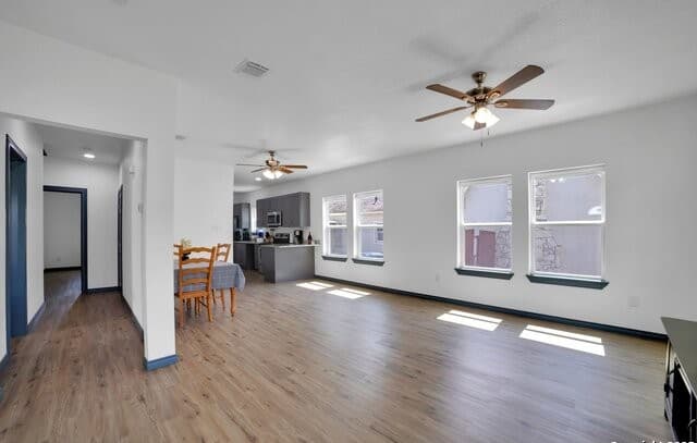 3-bedroom rental at 1410 Hicks avenue in San Antonio, TX — photo 3