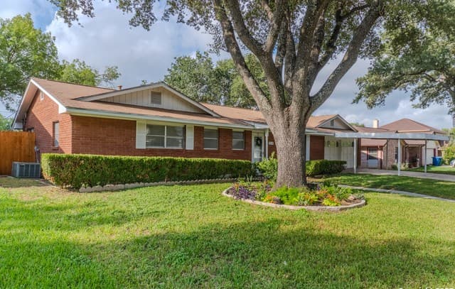 3-bedroom rental at 1022 River Glen W in San Antonio, TX — photo 1