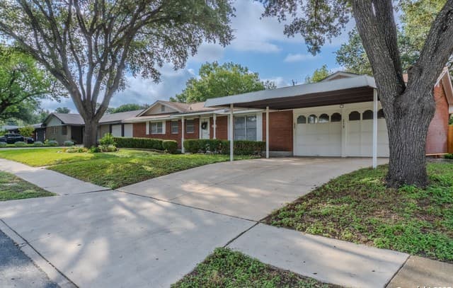 3-bedroom rental at 1022 River Glen W in San Antonio, TX — photo 4