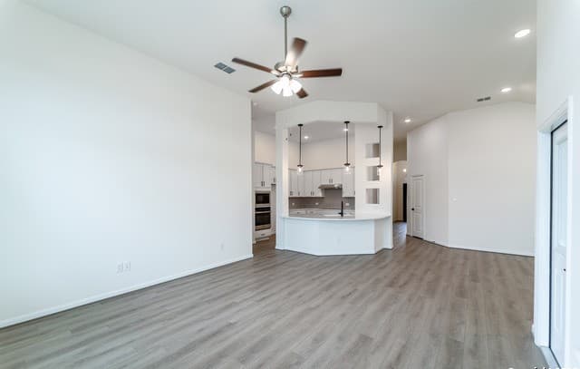 3-bedroom rental at 162 Ednie Ln in Mico, TX — photo 4