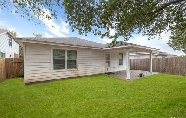3-bedroom rental at 9522 Sage Ter in San Antonio, TX — photo 4