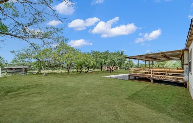 4-bedroom rental at 6 River Bluff Dr in Lytle, TX — photo 3