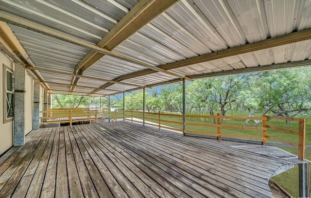 4-bedroom rental at 6 River Bluff Dr in Lytle, TX — photo 4