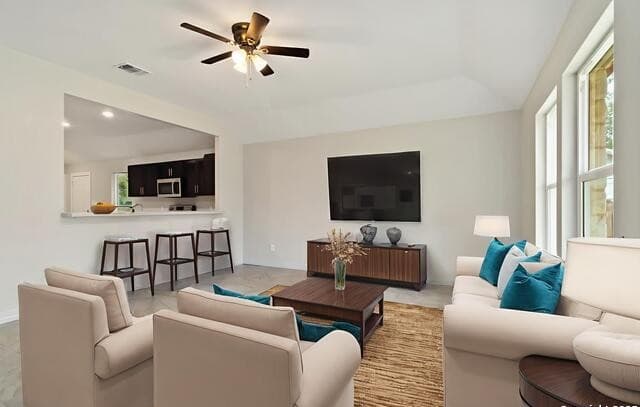 3-bedroom rental at 10302 Renova in San Antonio, TX — photo 5