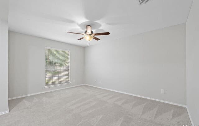 4-bedroom rental at 9714 Connemara Bend in San Antonio, TX — photo 5