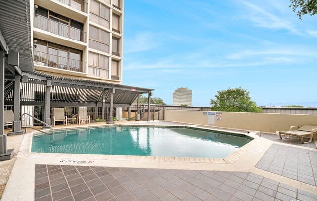 1-bedroom rental at 7701 Wurzbach Unit 907 in San Antonio, TX — photo 1