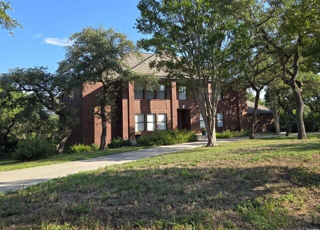 5-bedroom rental at 23622 Northwood in San Antonio, TX — photo 3