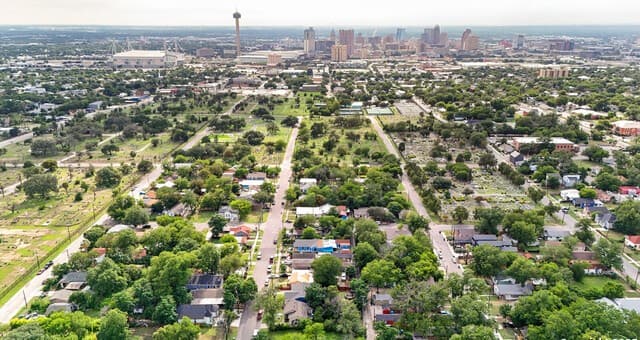 rental at 1131 Center in San Antonio, TX — photo 2