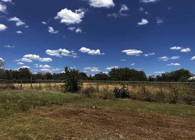rental at 12020 S Us Highway 281 in San Antonio, TX — photo 4