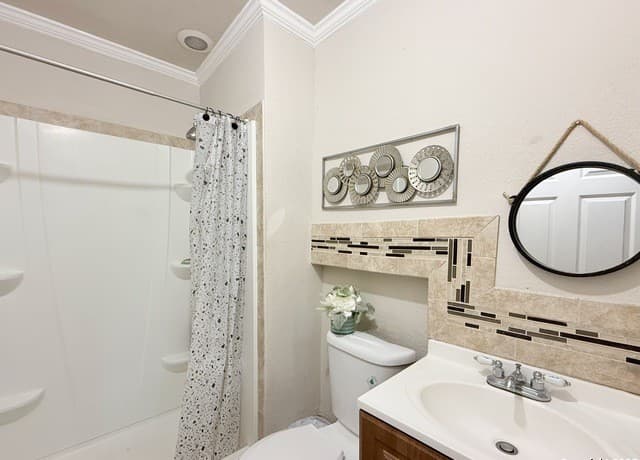 3-bedroom rental at 2434 Delgado in San Antonio, TX — photo 4