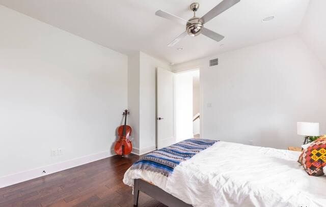 3-bedroom rental at 808 E Carson St Unit 101 in San Antonio, TX — photo 5