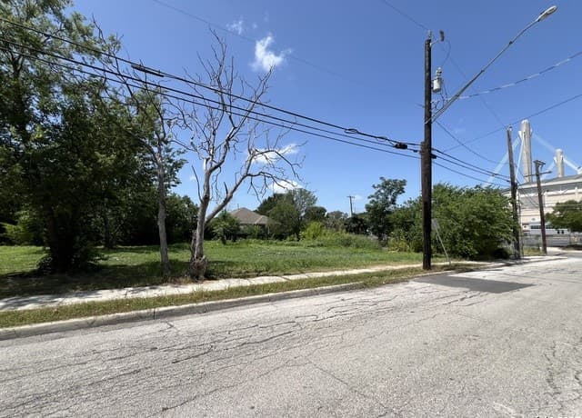 rental at 108 Dashiell in San Antonio, TX — photo 3