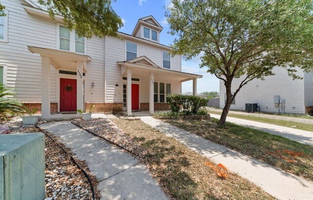 3-bedroom rental at 3706 Browning Blf in San Antonio, TX — photo 3