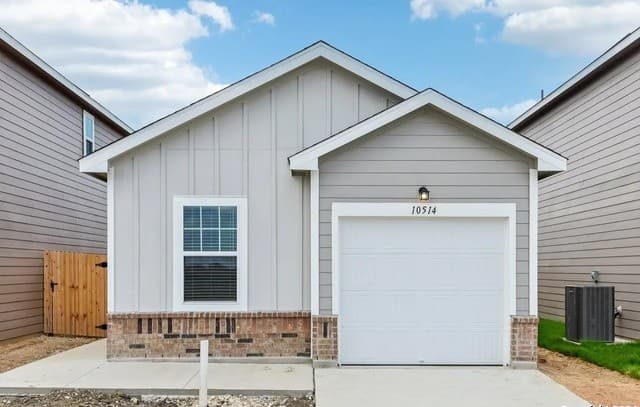 2-bedroom rental at 833 Barnacle Court in Adkins, TX — photo 1