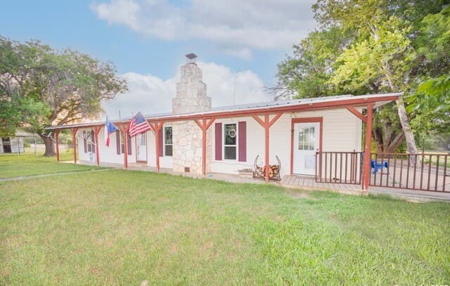 2-bedroom rental at 1628 County Road 357 in Utopia, TX — photo 1