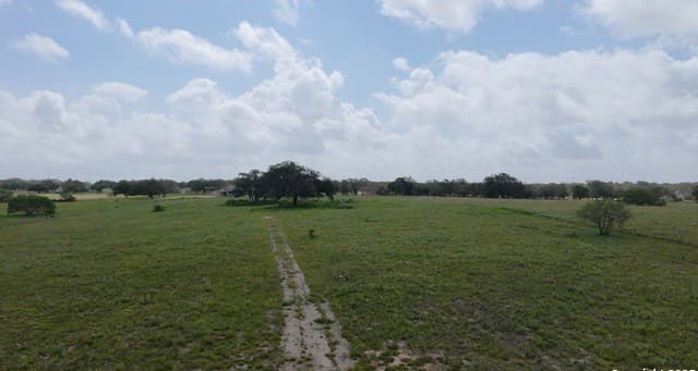 rental at LOT 2 County Road 6723 in Natalia, TX — photo 5