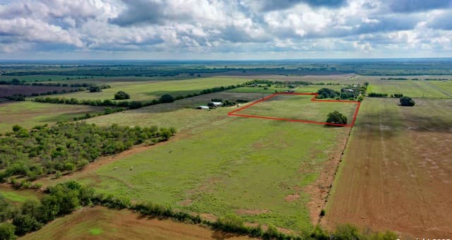 rental at 0 County Road 4401 in Hondo, TX — photo 4