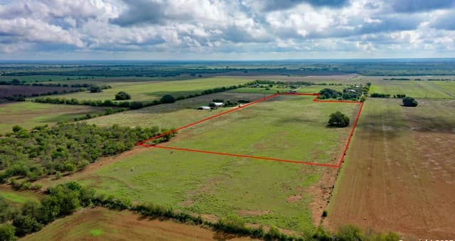 rental at 00 County Road 4401 in Hondo, TX — photo 4